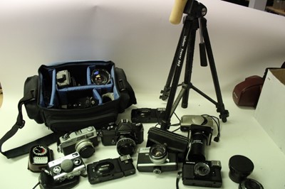 Lot 2698 - Quantity of vintage cameras, lenses and accessories, including Nikkormat, Canon Canonet x 2, Rollei 35, Olympus Pen EF, Prakitca, Minolta, etc, together with a LUMIX GH1 and accs, and a Nikon F-601