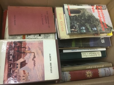 Lot 1676 - A large collection of books on beer and brewing, plus a number of good pub guides