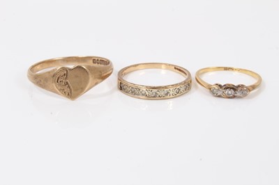 Lot 333 - 9ct gold heart signet ring, 9ct gold diamond set half eternity ring and 18ct gold diamond three stone ring