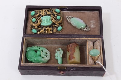 Lot 350 - Group jade/ green hard stone jewellery