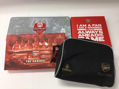 Lot 1447 - Football Arsenal Memorabilia in Gunflash 1959-63 period, early scrapbook, books and other memorabilia