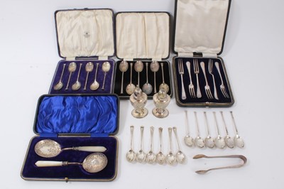 Lot 387 - Cased sets of silver spoons, other silver teaspoons and plated ware