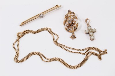 Lot 383 - Antique rose cut diamond floral pendant on 18ct gold chain, Art Deco diamond bar brooch and 9ct gold cultured pearl cross pendant