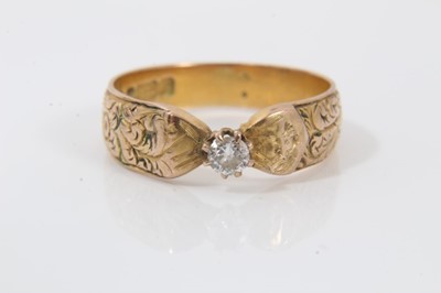 Lot 381 - Edwardian 9ct gold diamond single stone ring