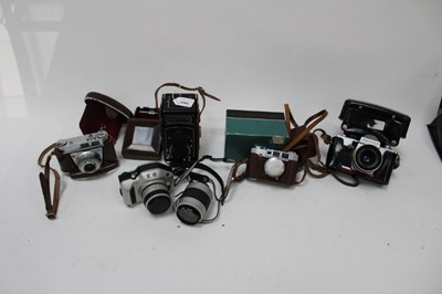 Lot 2690 - Rolleicord Vb twin lens reflex camera, with original lens cap and leather case, together with a Pal M4 with leather case and original box, a Kodak Retinette 1a, a Praktica LTL, and a Nikon Pronea S