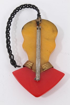 Lot 18 - Art Deco Bakelite Oriental figure brooch with rope plaited hair and brass necklace