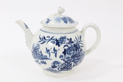 Lot 170 - 18th century Worcester porcelain teapot