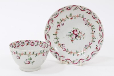 Lot 163 - Lowestoft tea bowl and saucer