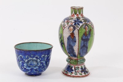 Lot 166 - 17th century Chinese clobbered vase and Canton enamel teabowl